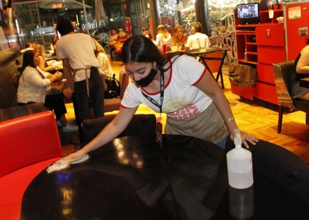 El comercio estará habilitado para trabajar de 9 a 20 y el sector gastronómico hasta las 23