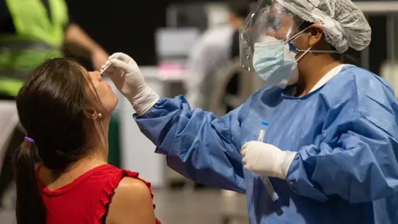 Otros 143 muertos y 7.886 nuevos casos de coronavirus en la Argentina