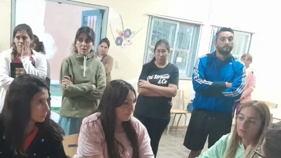 OPERATIVO. Funcionarios del Gobierno provincial realizaron un relevamiento junto al municipio, para luego asistir a las víctimas de las inundaciones por el temporal de lluvia en Jáchal.