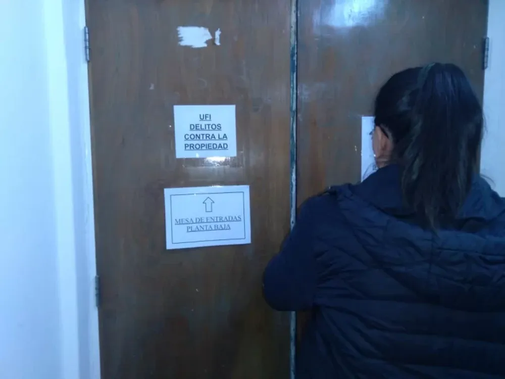 Un equipo de investigación de la UFI de Delitos Contra la Propiedad dirigido por los fiscales coordinadores, Cristian Catalano y Claudia Salica, busca pistas para dar con los delincuentes.