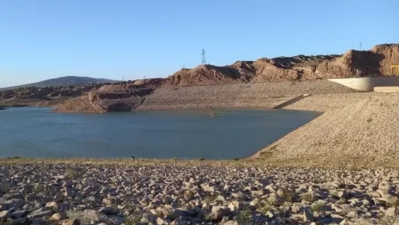 Sin agua en los diques