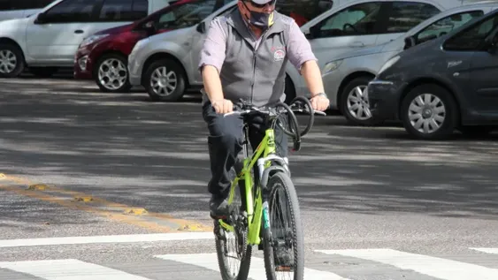 Aumenta la brecha entre personas que cursan la enfermedad y los recuperados