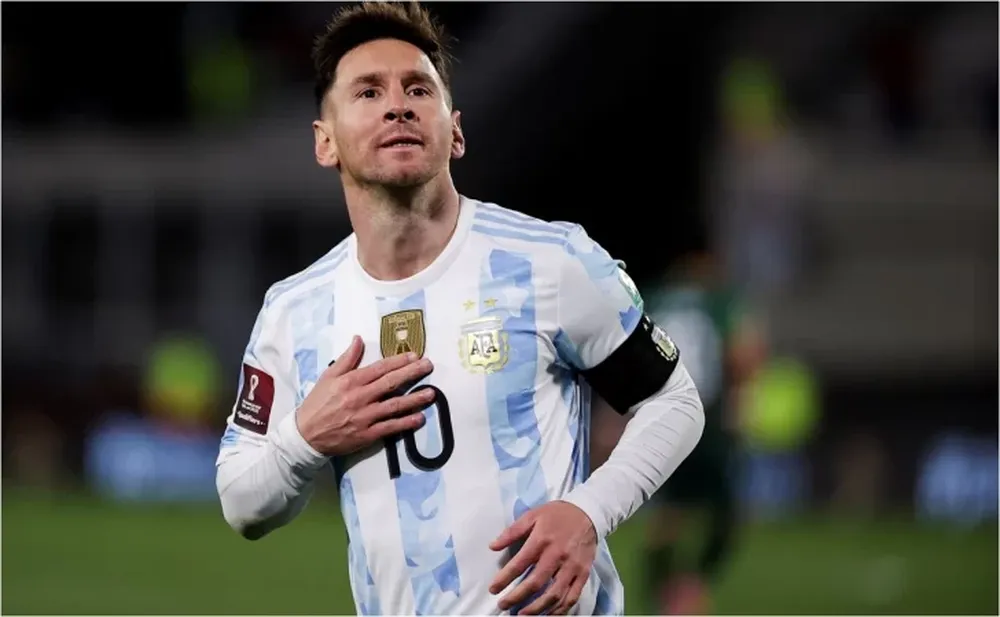 Con Messi y muchos jóvenes, Scaloni dio a conocer la lista para enfrentar a Brasil en San Juan