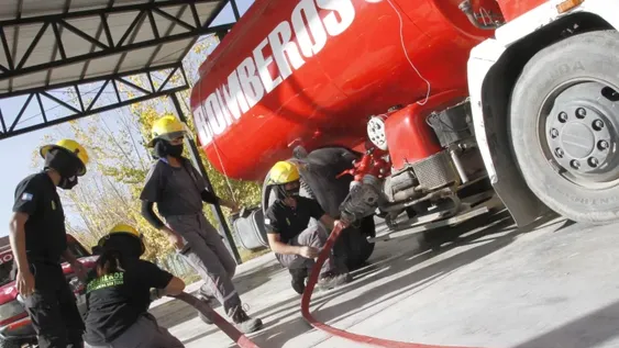 Un incendio provocó importantes daños materiales en una finca