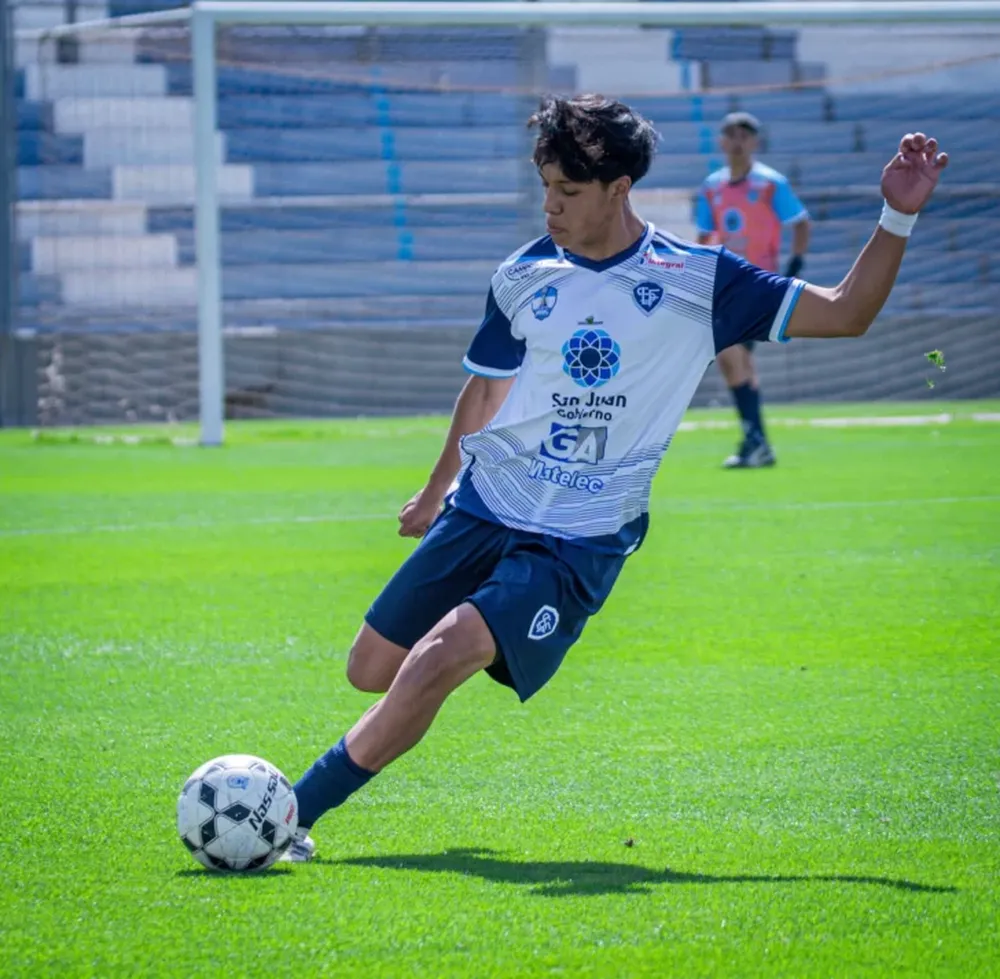 Futuro. Bastián Vedia es clave en la Selección Sanjuanina y busca su lugar en Racing Club.