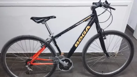 Entró a comprar, le robaron la bici y la policía la encontró en un descampado