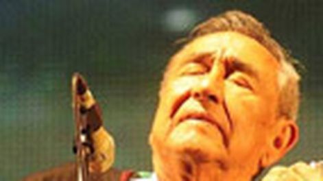 El hombre que cree en el charango