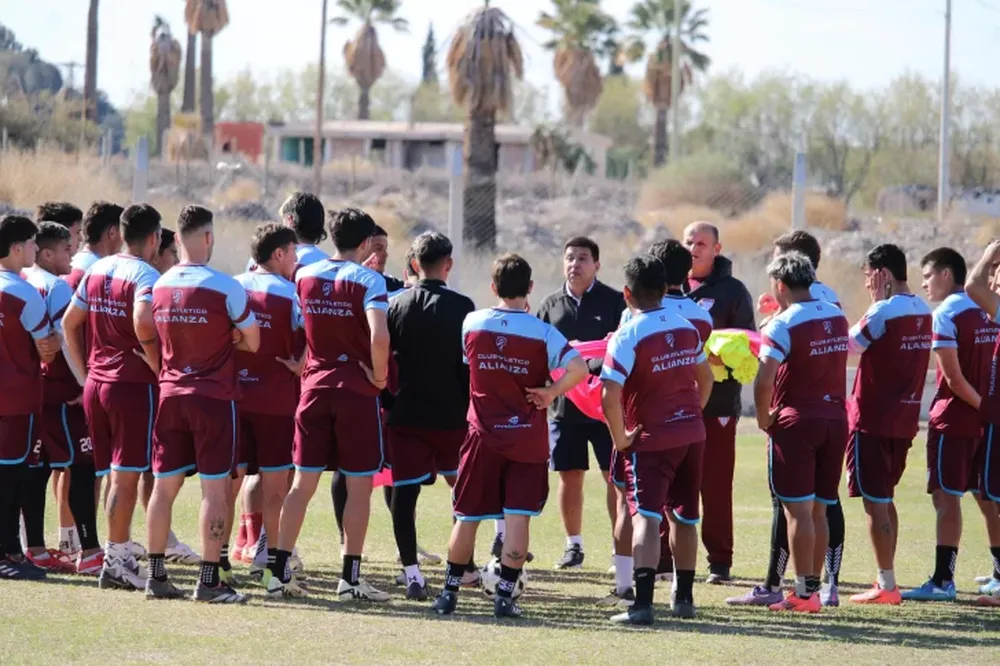 Trabajo. El plantel Lechuzo empezó una preparación especial en La Granja. Foto: TM
