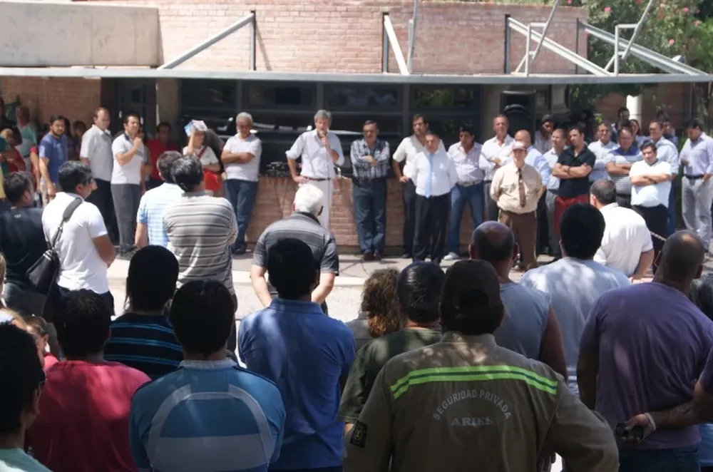 Pelea de una automotriz que debe indemnizar a un obrero de otra firma