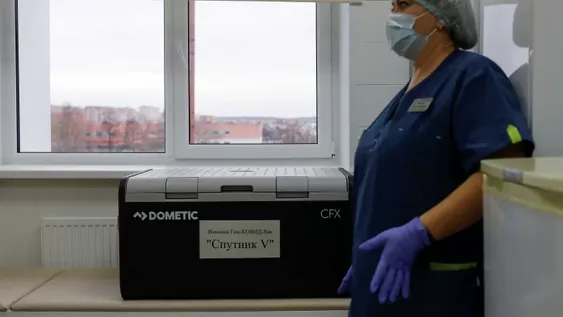 Vacuna rusa confirma efectividad del 91,4% y 100% en casos graves