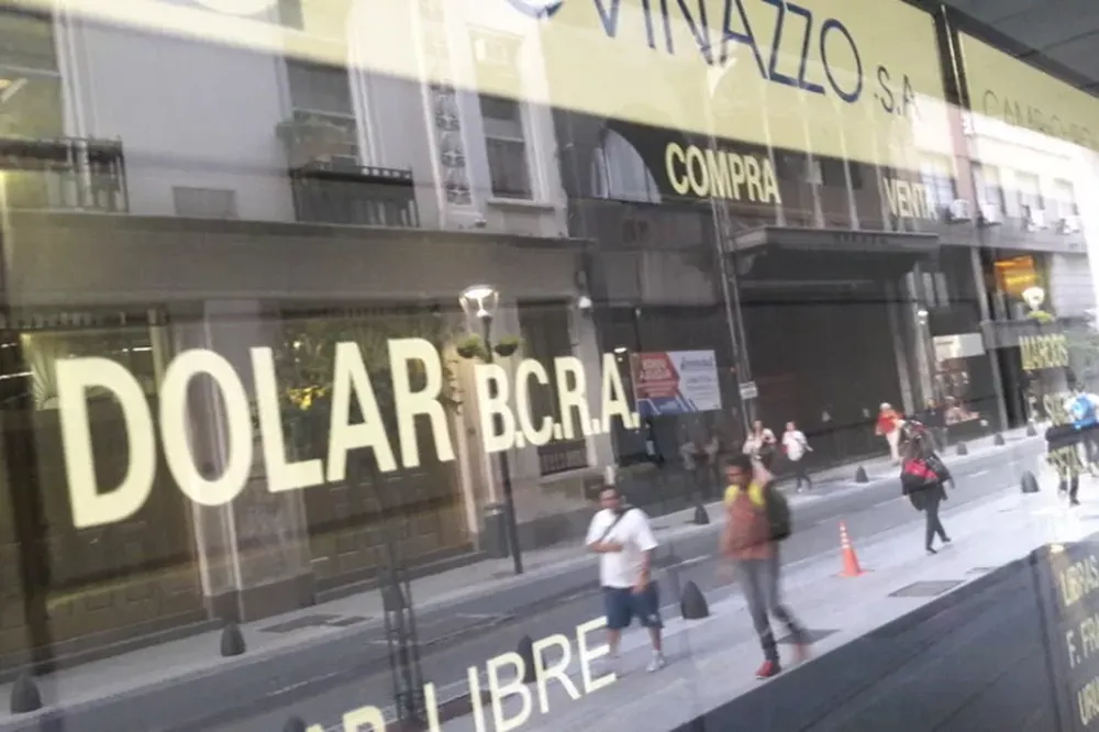 Las 5 razones por las que otra vez sube el dólar blue