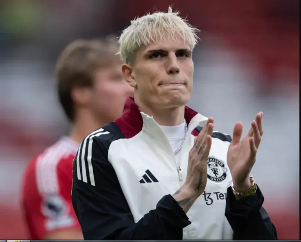 DISTANCIADO DEL DT del United, decidió irse al club campeón del mundo.