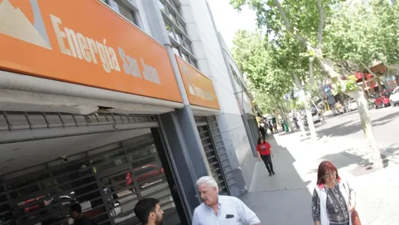 Por dos aumentos y el consumo estacional vienen más altas las boletas eléctricas