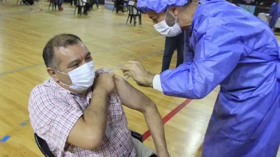 Los lugares y horarios de vacunación contra el coronavirus para este fin de semana