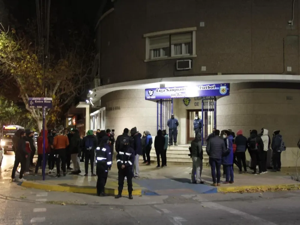 El segundo ascenso y la renuncia del Tribunal de Penas postergaron el inicio del fútbol local