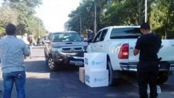 Un ministro llevaba unas vacunas en su camioneta y chocó