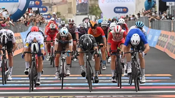 Los ciclistas argentinos Sepúlveda y Richeze, lejos en el Giro de Italia