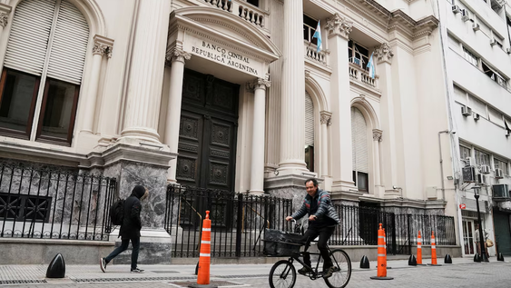 Los trabajadores bancarios recibirán un 3,4% de aumento en los sueldos de marzo.&nbsp;