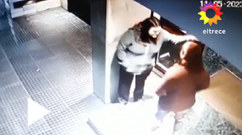 Brutal: la esposa de un diplomático desmayó de un golpe de puño a la encargada de un edificio
