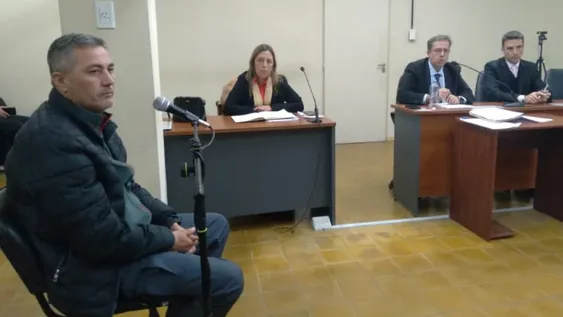 MIGUEL CEFERINO ACIAR permanecerá por 20 días preso en una sede policial de Rawson. Por ahora, le imputan 21 estafas.