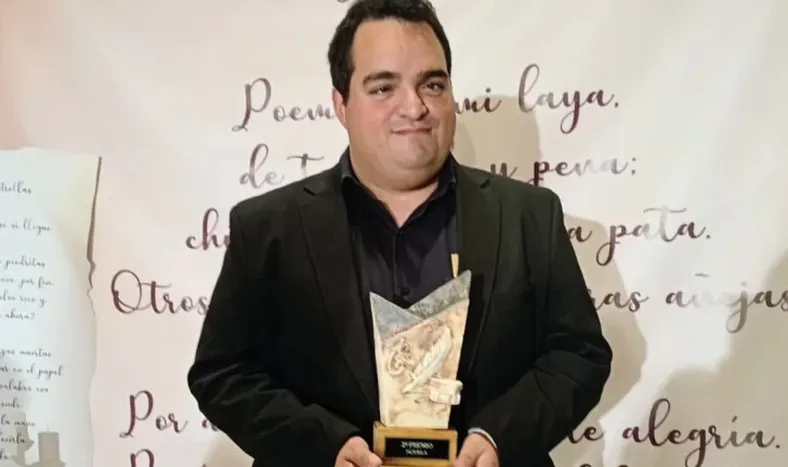 Maxi Martín, el bibliotecario que se inspiró en la pandemia para crear una novela de terror con escenario sanjuanino