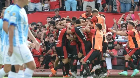 En Rosario, Newell’s goleó a Atlético Tucumán