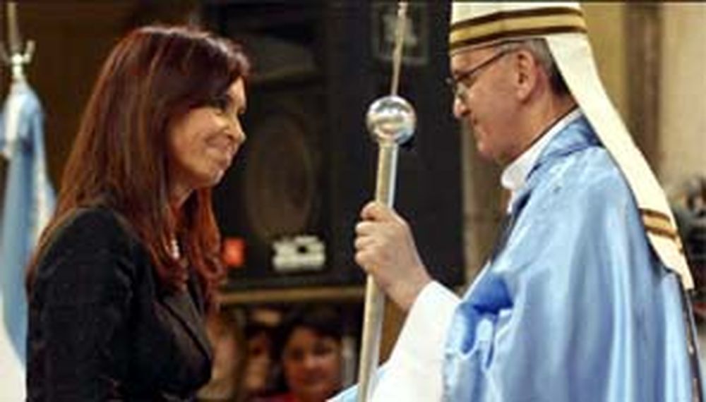 Ahora, serán 12 los acompañantes de CFK en la asunción del Papa