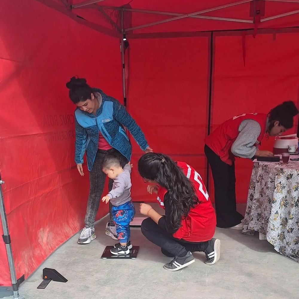 La Cruz Roja Argentina realiza su Colecta Anual para recuadar fondos para su labor solidaria.