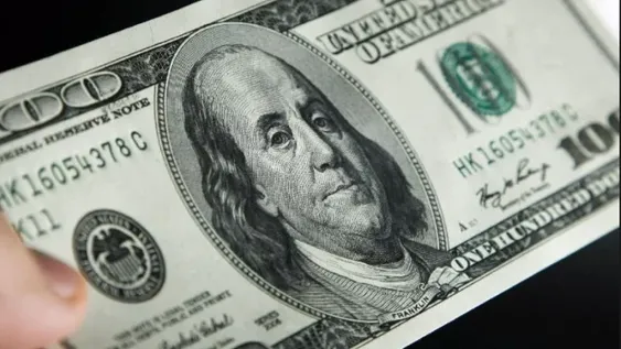 Tras la medida de Hacienda, el dólar se dispara y sube 20 centavos a $28,25