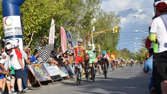 Nico Tivani lidera la Vuelta a Sarmiento
