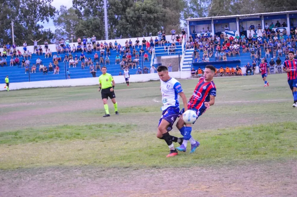Unión ganó el primer duelo y sacó ventaja ante San Lorenzo de Ullum