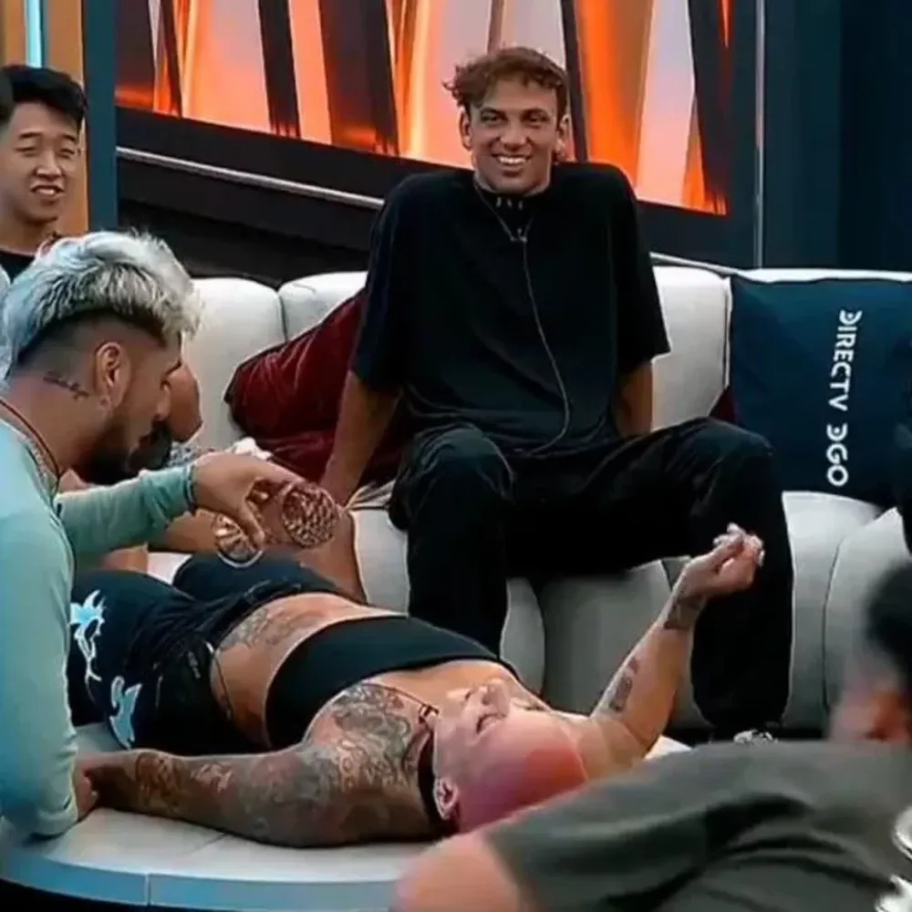 Descontrol en GH: Gran Hermano: besos apasionados, juego del hielo y striptease