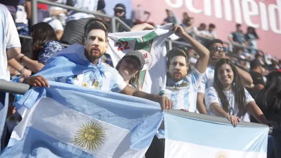 [VIDEOS] Como nadie, te mostramos desde la cancha el show en las tribunas