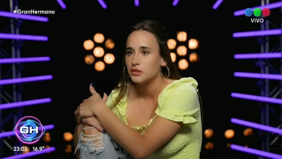 Martina  Stewart de Gran Hermano, en atrevida colaless