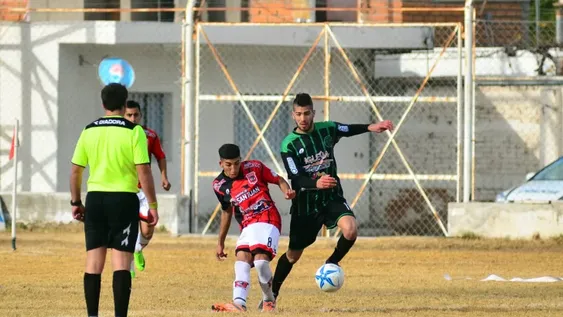 San Martín de Rodeo goleó a Trinidad como visitante y es el único líder