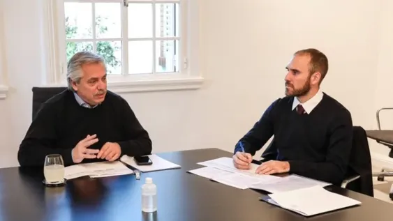 El Gobierno evalúa tres ofertas para negociar el canje de la deuda