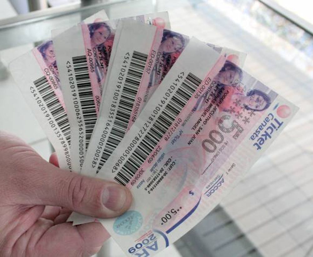 Tickets: Tras 11 años el Estado blanquea los sueldos estatales