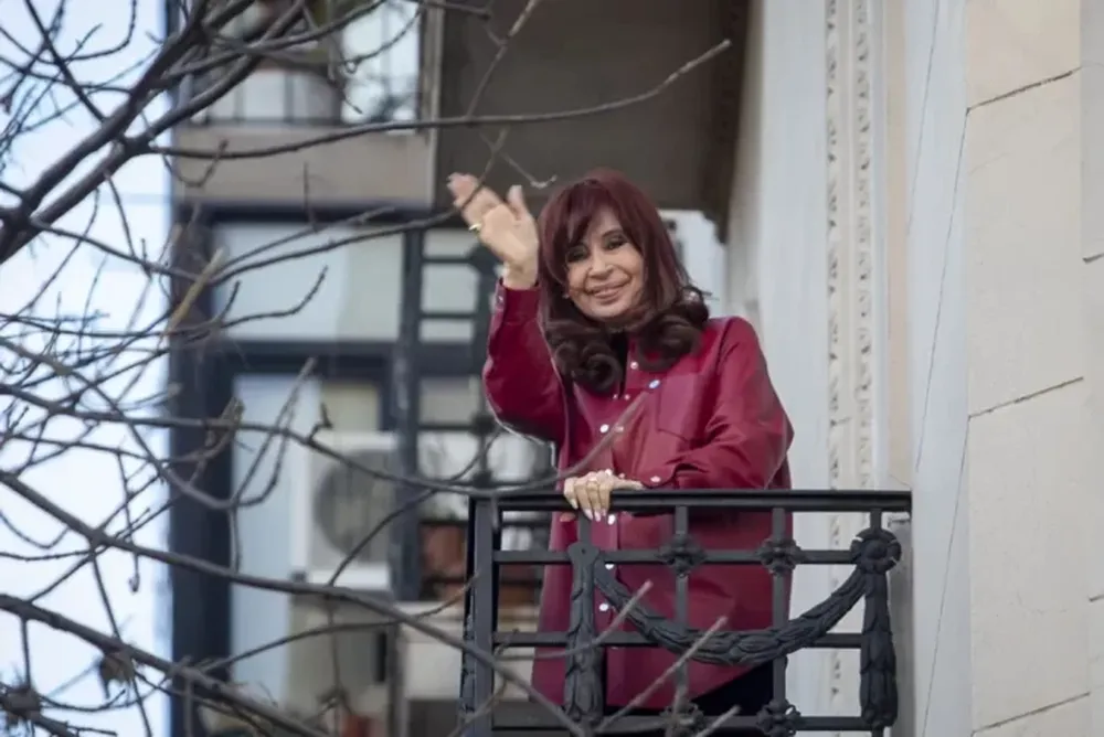 El Gobierno presentó un recurso ante la Justicia para evitar que Cristina Kirchner vuelva a cobrar la pensión de Néstor