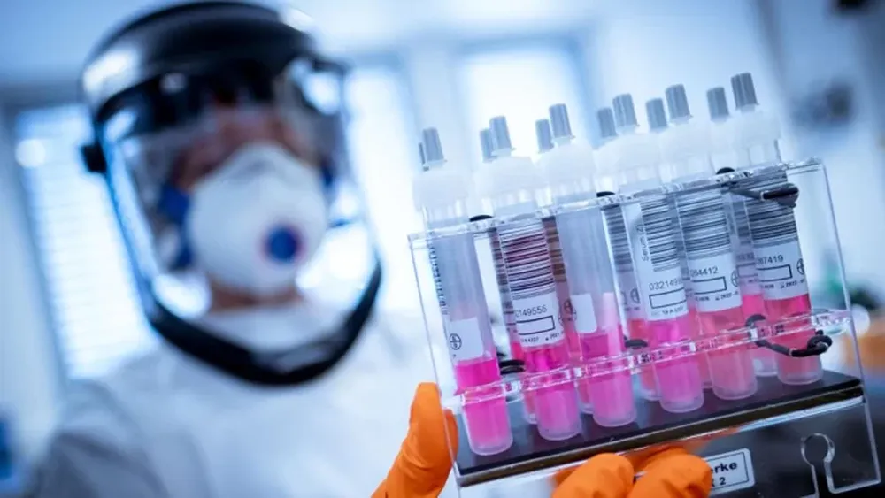 Al menos dos compañías dicen que tendrán sus vacunas contra el Covid-19 antes de fin de año