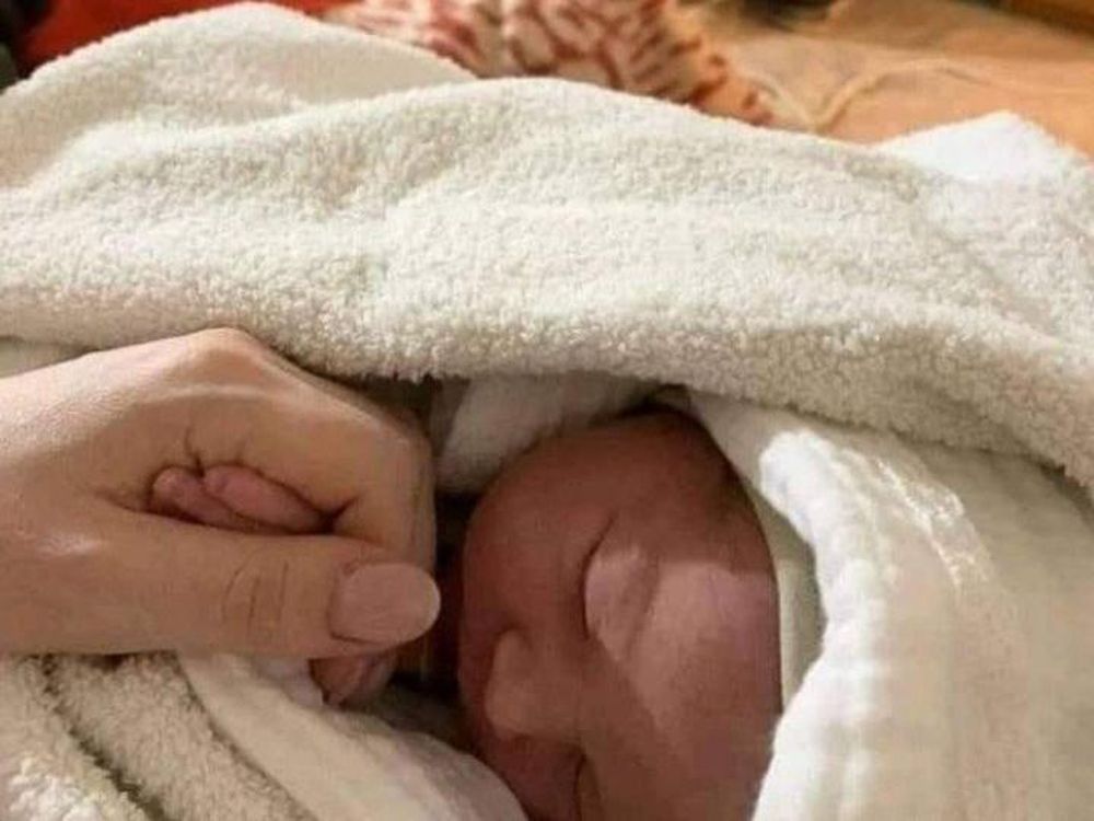 Un bebé nació en el subte de Kiev en medio de los bombardeos