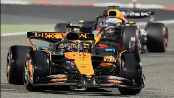 EL AUSTRALIANO de McLaren mantuvo su dominio en la fase previa.