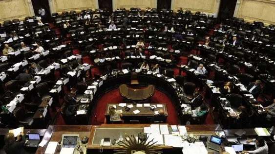 Denuncian ataques a hijos de diputados que votarán por la despenalización del aborto