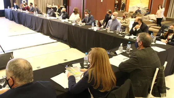 Más orden y capacitación financiera, el eje de las propuestas de bancos al Gobierno