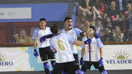 Argentina goleó a Chile y clasificó por adelantado a las semifinales