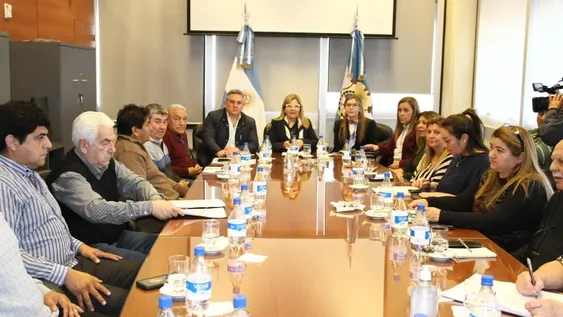 Suba del 15%, asignaciones al doble a estatales, pero esperan a docentes