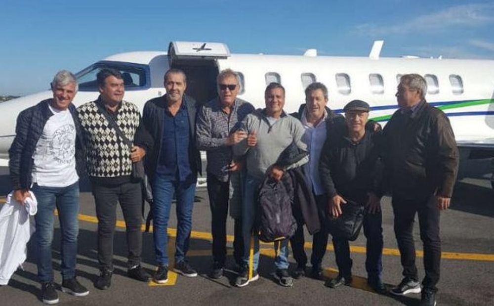 Promesa cumplida: campeones en México ’86 levantaron la Copa del Mundo en Tilcara