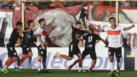 El Santo tucumano dio otro paso ante Deportivo Morón