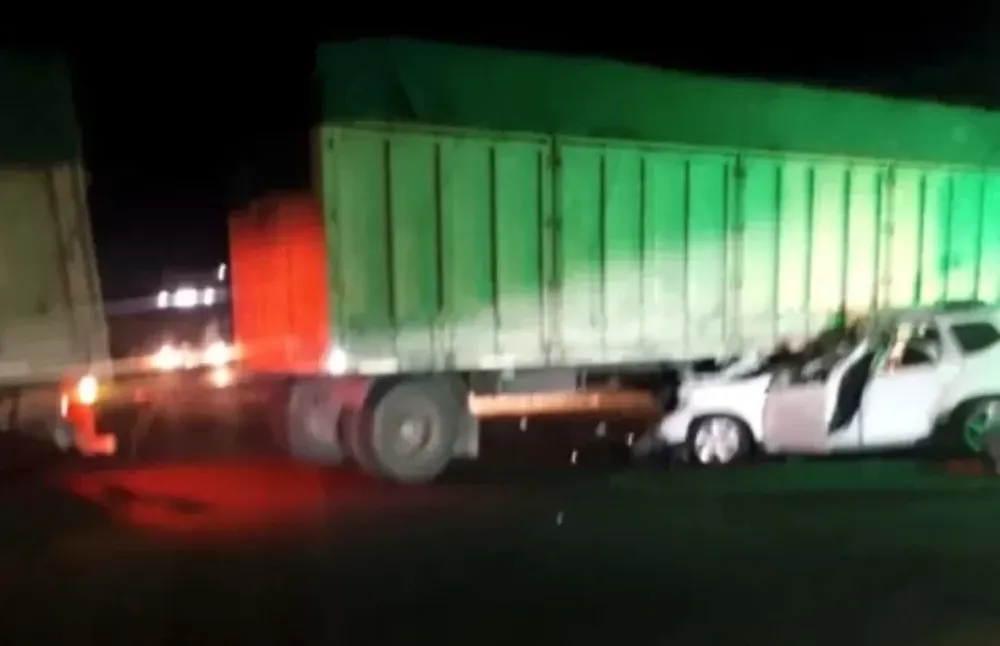 Grave choque en San Luis: una familia sanjuanina quedó internada tras impactar contra un camión