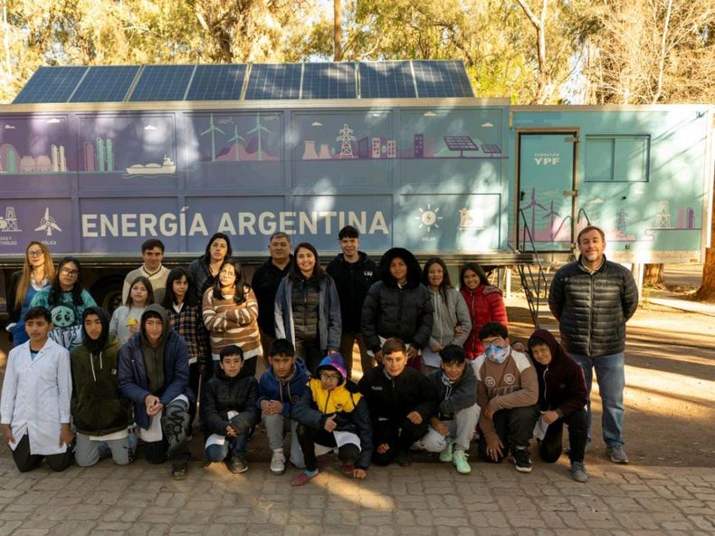 Los Azules e YPF Luz acercaron experiencias sobre energía a más de 600 estudiantes de Calingasta