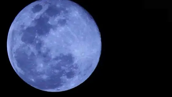 Qué es la “Luna azul”, el fenómeno que se producirá justo en la noche de Halloween